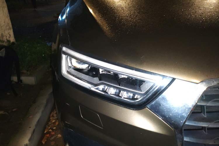 Used Audi Q3 2018 30th Anniversary Edition 30 TFSI Fashion Model Right Front Headlight