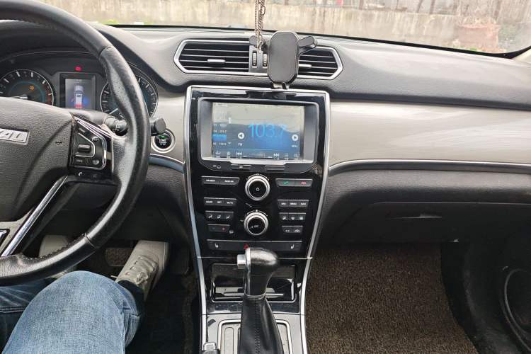 Used Haval H2 2017 Red-Label 1.5T Automatic Two-Wheel Drive Elite Model