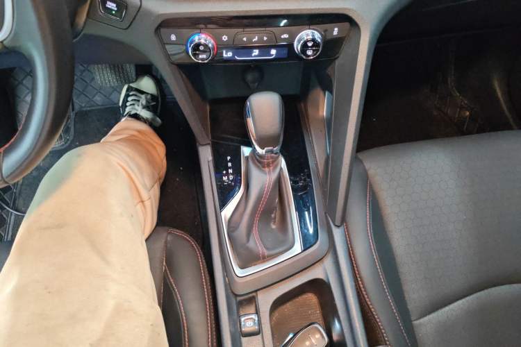 Used Chevrolet Orlando 2020 Light Hybrid Redline 530T Automatic Enjoyment Edition (5+2 Models)