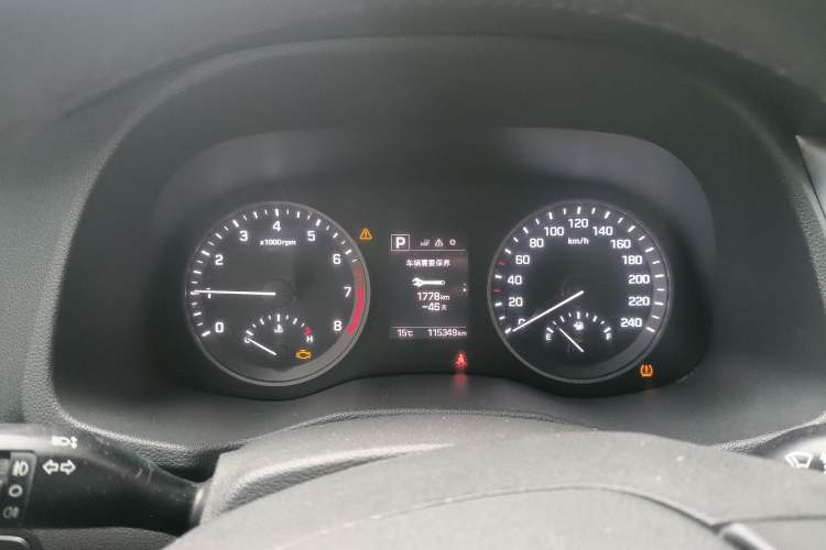 Used Hyundai Tucson 2015 1.6T Dual-Clutch Two-Wheel-Drive Leading Model Instrument Cluster