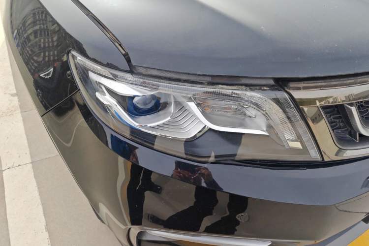 Used Geely Auto Emgrand X7 Sport 2020 1.8TD DCT Two-Wheel Drive Smart Connect 4G-Enabled Version Right Front Headlight