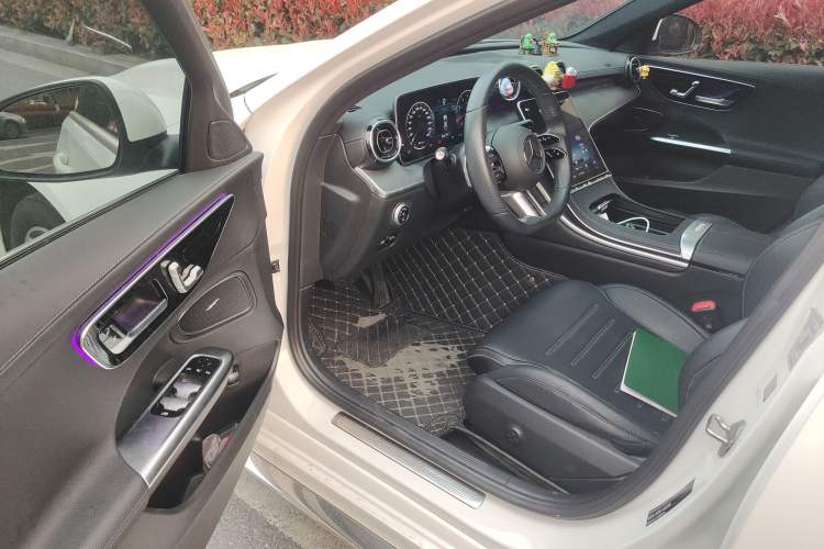 Used Mercedes-Benz C-Class 2022 C 200 L Sport Edition Interior 3