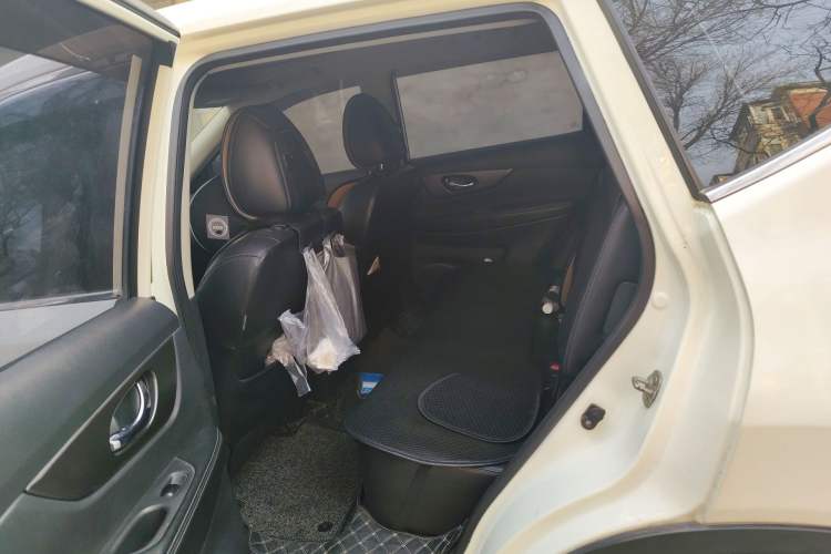 Used Nissan X-Trail 2014 2.0L CVT Comfort Edition 2WD Left Rear Seat