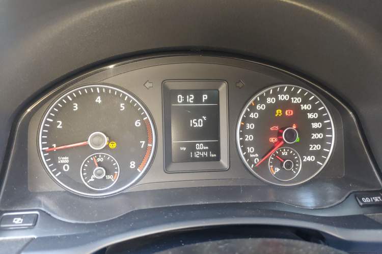 Used Volkswagen Sagitar 2011 1.6L Automatic Comfort Edition Instrument Cluster