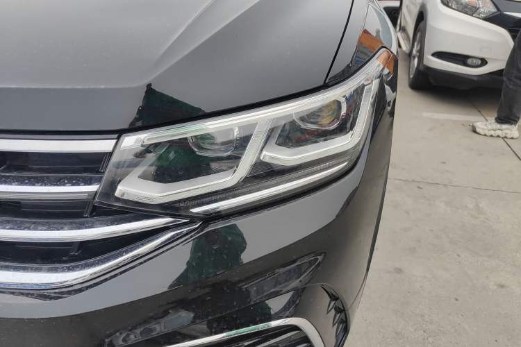 Used Volkswagen Tiguan L 2023 Restyled 330TSI Automatic Two-Wheel Drive R-Line Flagship Edition Left Front Headlight