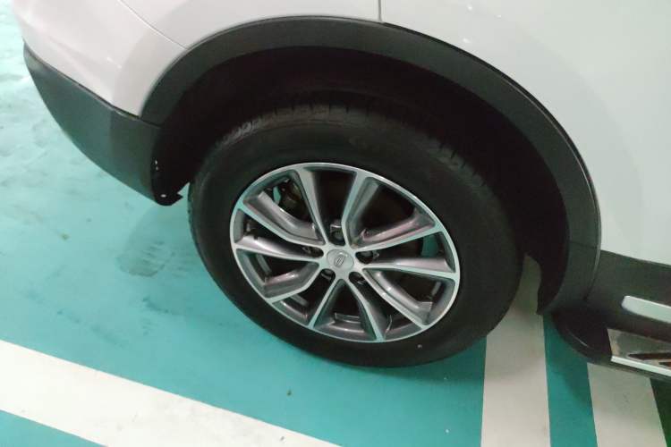 Used Geely Auto Emgrand X7 Sport 2018 2.0L Manual Two-Wheel Drive Zhiya Version Exterior 5