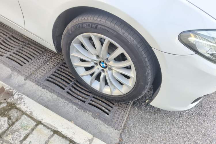 Used BMW 5 Series 2014 525Li Luxury Design Package
