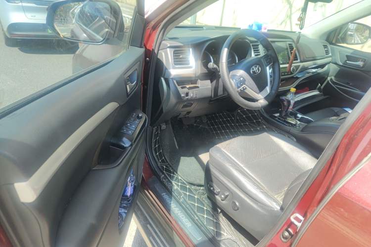 Used Toyota Highlander 2017 2.0T Four-Wheel Drive Luxury Edition 7 Seats