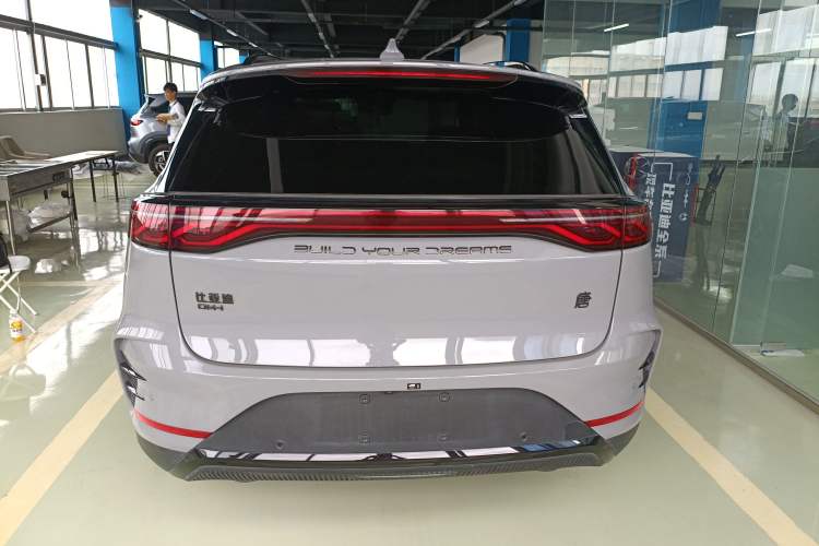 Used BYD Tang New Energy 2025 DM-i 115KM Flagship Model Rear