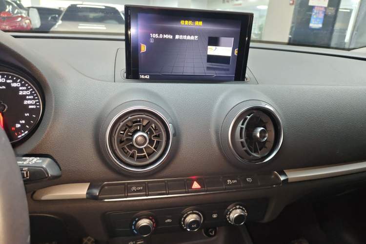 Used Audi A3 2020 Restyled Sportback 35 TFSI Entry-Level China VI Emission Standard Audio And AC Panel