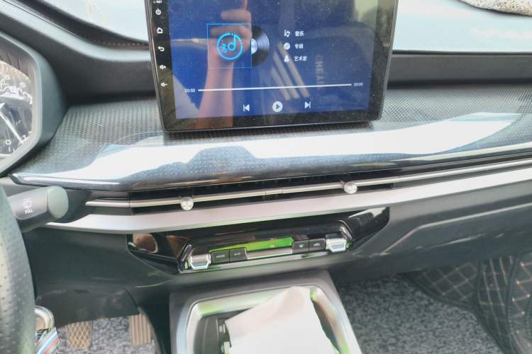 Used Wuling Jiachen 2022 1.5L Manual Enjoyment Elite Model
