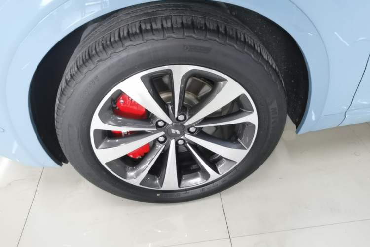 Used Li Auto ONE 2021 Extended-Range 6-Seater Version Left Front Wheel Hub