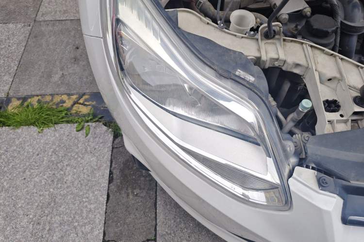 Used Ford Focus 2012 Hatchback 1.6L Automatic Comfort Model Right Front Headlight