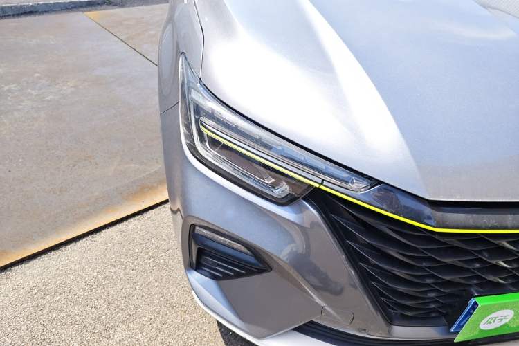 Used Roewe RX5 2020 PLUS 300TGI Automatic Ali National Style Ronglin Edition Right Front Headlight