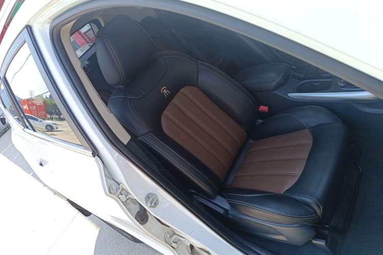 Used BYD Song 2016 GaiShi Edition 1.5TI Manual Elite Model Right Front Seat