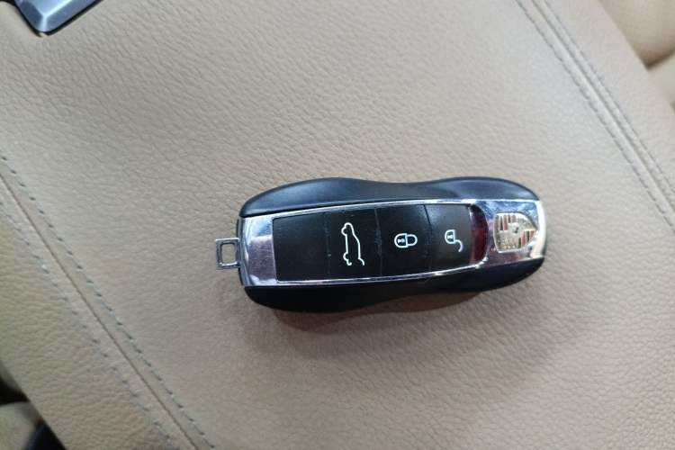 Used Porsche Cayenne 2014 Cayenne Platinum Edition 3.0T Vehicle Key