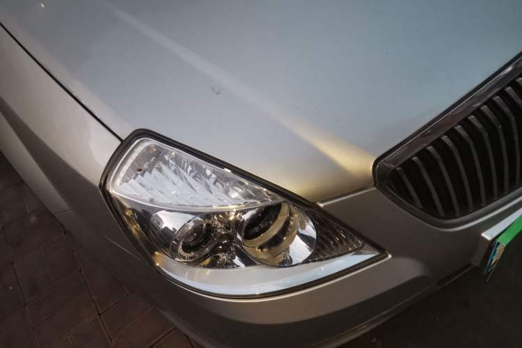 Used Buick Excelle 2011 1.6 LX-MT Right Front Headlight