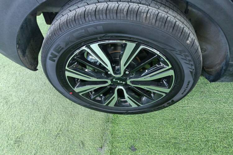 Used Kia kx1 Stonic 2021 1.4L CVT Sunroof Model
