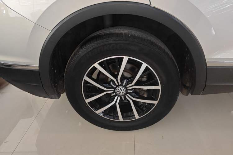 Used Volkswagen Tiguan L 2017 330TSI Automatic Two-Wheel Drive Luxury Edition