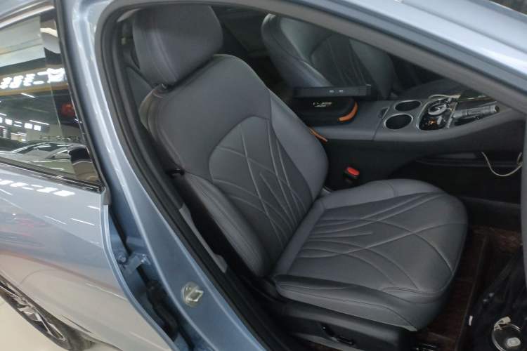 Used Geely Galaxy L6 2025 EM-i 140km Starship Edition