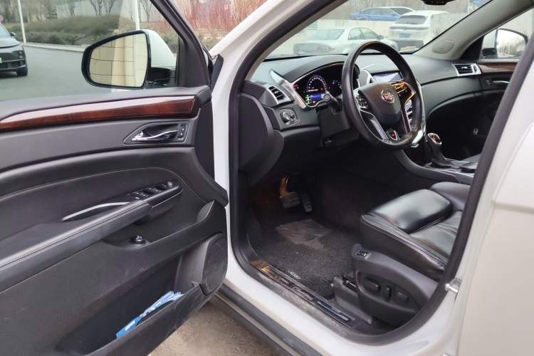 Used Cadillac SRX 2015 3.0L Elite Model
