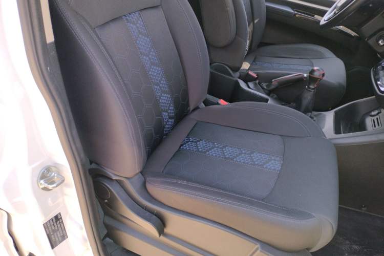 Used FORTHING Lingzhi 2023 M5L 1.6L Comfort 9-Seater