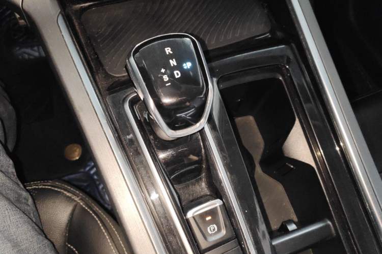 Used JAC Group X7 2020 1.5TGDI Automatic Overdrive Model Gear Lever