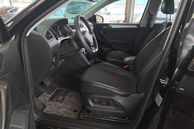 Used Volkswagen Tiguan L 2021 280TSI Automatic Two-Wheel Drive Smart Edition Left Front Seat