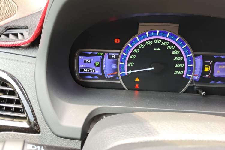 Used BYD S7 2016 2.0T Automatic Prestige Edition Odometer Close Up