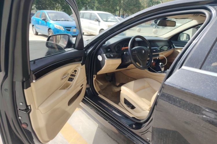 Used BMW 5 Series 2011 523Li Luxury Model
