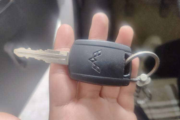 Used Wuling Zhiguang 2015 1.2L S Practical Model LSI Vehicle Key