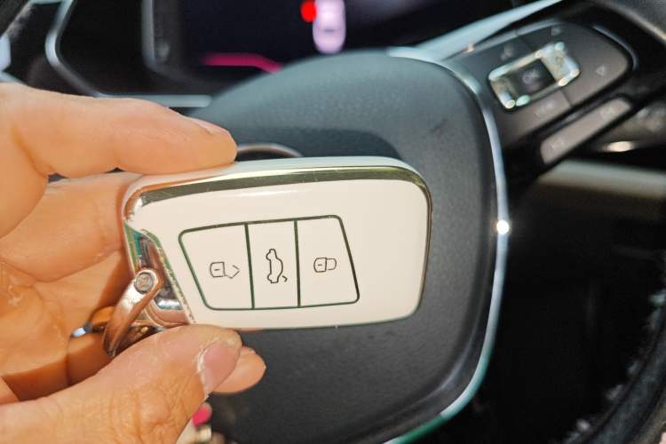 Used Volkswagen Passat 2019 330TSI Luxury Edition China V Standard Vehicle Key