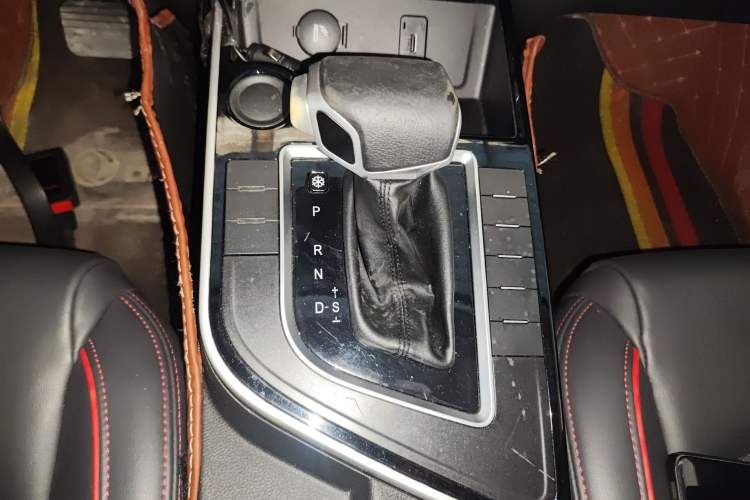 Used FORTHING Joyear X5 2017 Enjoy Series 1.6L CVT Luxury Model