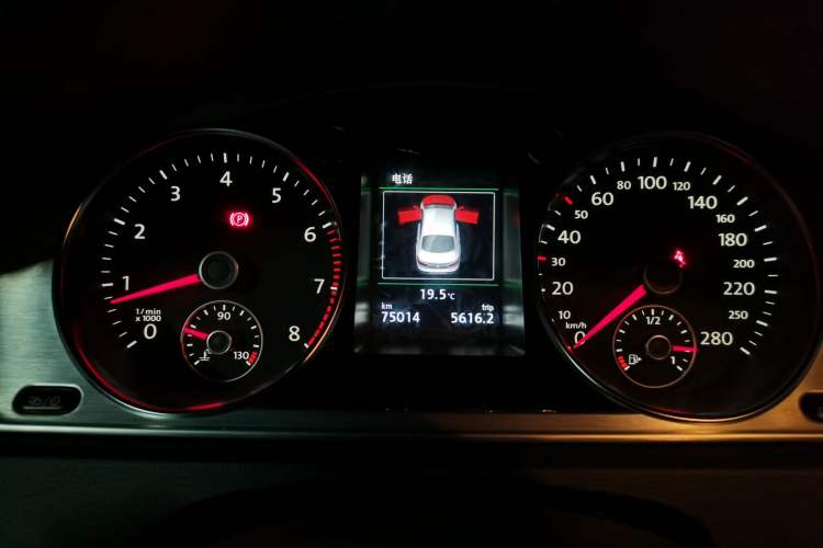 Used Volkswagen FAW-Volkswagen CC 2015 2.0 TSI Luxury Model Instrument Cluster