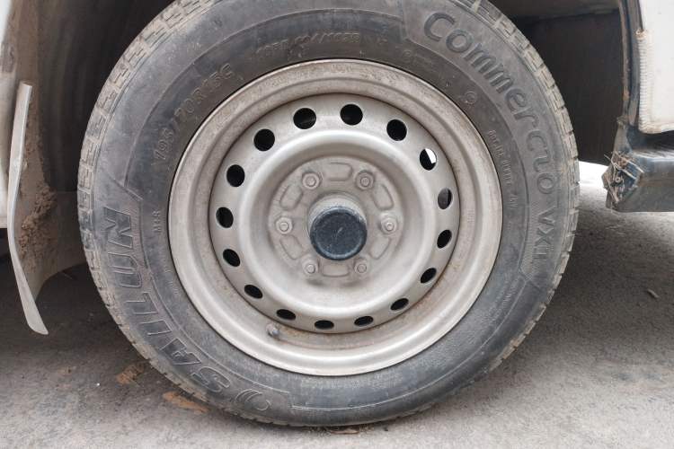 Used Jinbei Hiace 2020 2.0L Xiangyun Series Luxury Van High Roof China VI Standard Model 1TZS Right Front Wheel Hub