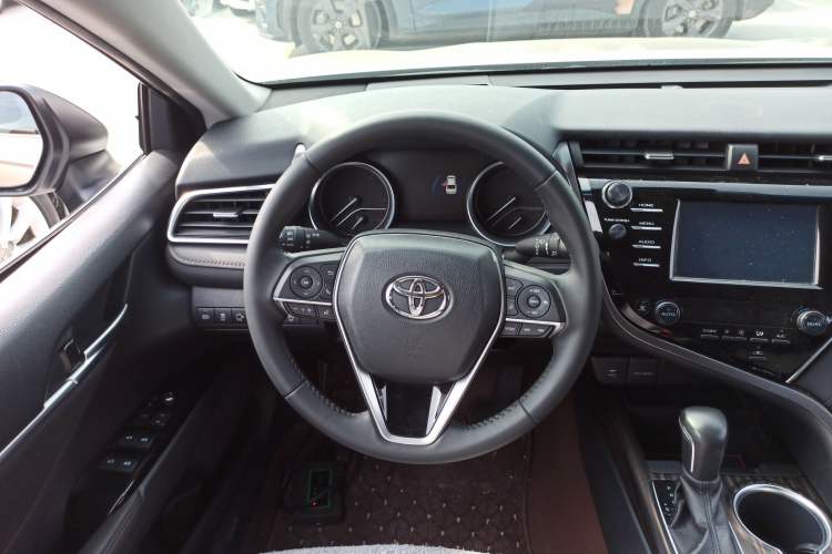 Used Toyota Camry 2018 2.0G Luxury Edition Steering Wheel