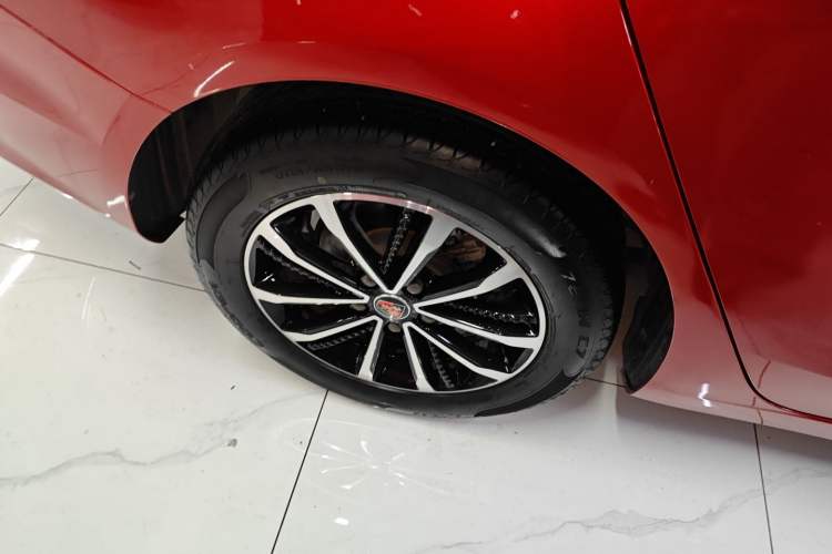 Used Roewe i5 2020 1.5L Automatic 4G Connect Luxury Flagship Edition Exterior 5