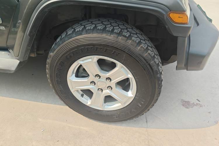 Used Jeep Wrangler 2018 2.0T Sahara Four-Door Edition
