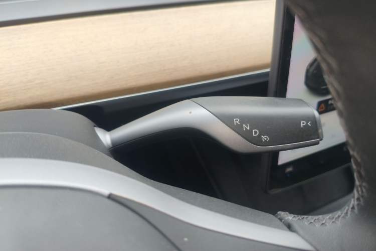 Used Tesla Model Y 2021 Long-Range All-Wheel-Drive Version