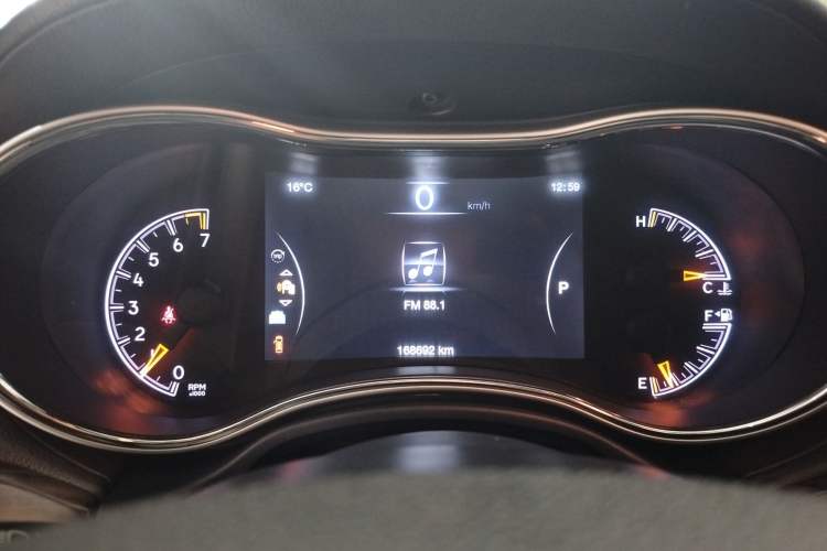 Used Jeep Grand Cherokee 2015 3.6L Luxury Navigation Edition
