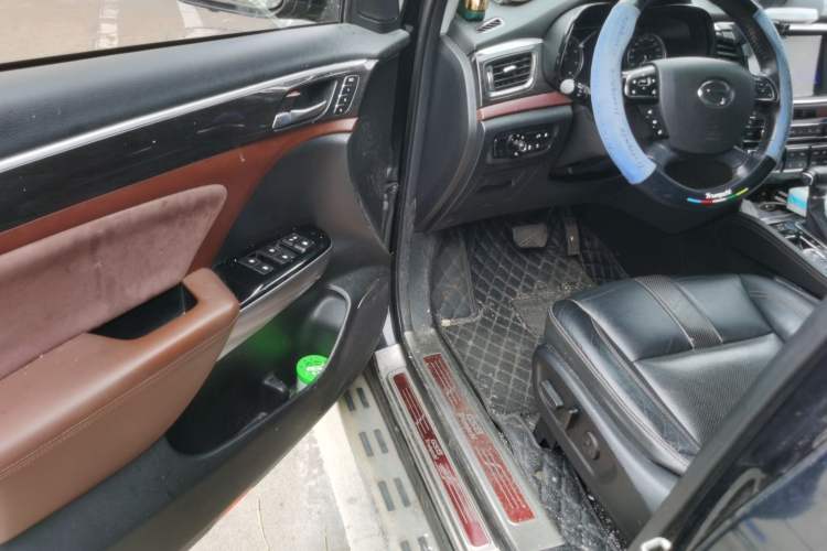 Used GAC Trumpchi GS8 2017 320T Two-Wheel Drive Luxury Smart Connectivity Version (7 Seats) Driver Seat