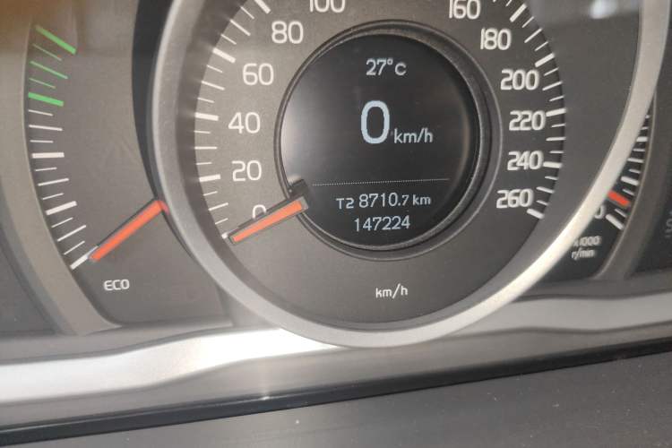 Used Volvo S60 2014 S60L 2.0T Zhiyuan Edition
