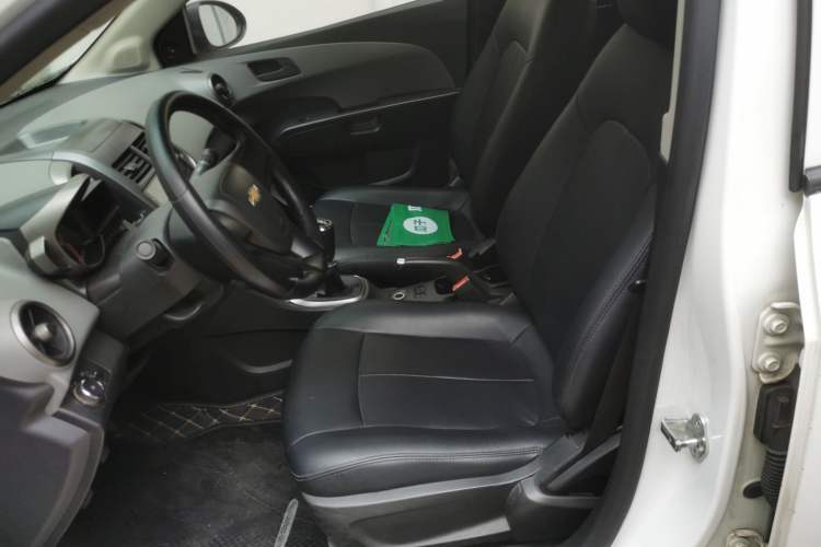 Used Chevrolet Aveo Sonic 2011 Sedan 1.4L MT SL
