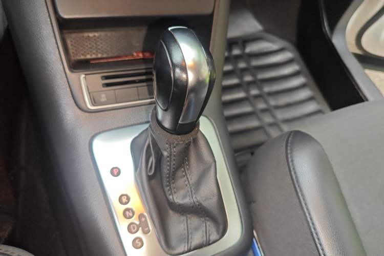 Used Volkswagen Tiguan 2015 1.8TSI Automatic Two-Wheel Drive Trend Edition Gear Lever