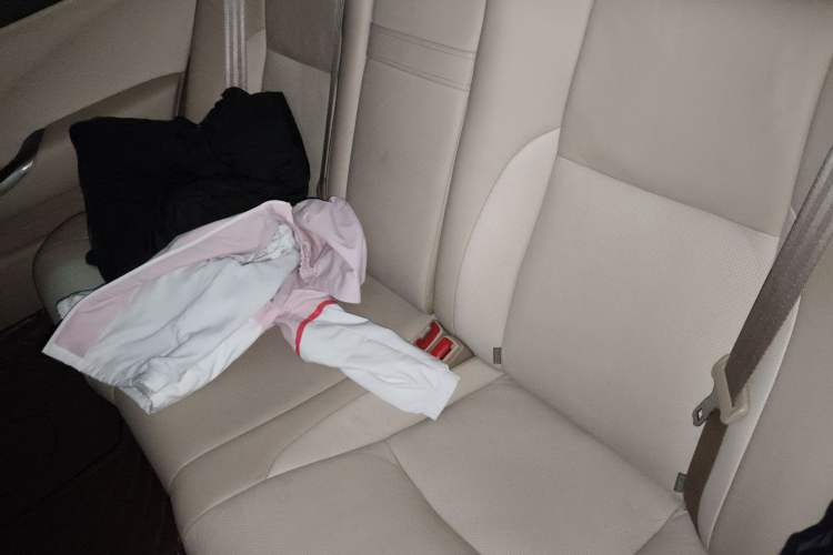 Used Toyota Crown 2012 2.5L Royal Leather Edition
