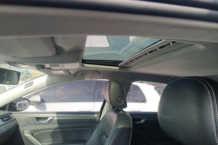 Used Volkswagen Passat 2016 330TSI DSG Luxury Edition