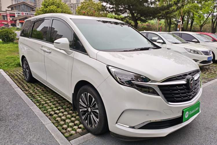 Used Buick GL8 2020 ES Land Cruiser 653T Luxury Model Front Right 45 Deg