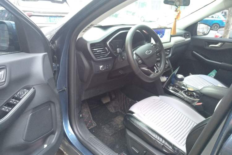 Used Ford Escape 2020 EcoBoost 245 Two-Wheel-Drive Titanium Edition
