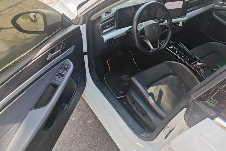 Used Volkswagen Lamando 2023 Lavida L 280TSI DSG Cool & Spicy Edition Driver Seat