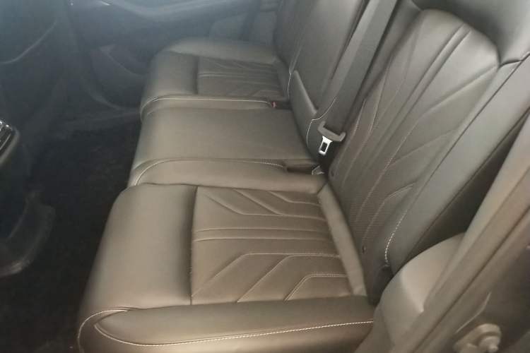 Used CHANGAN UNI-K 2023 2.0T Two-Wheel Drive YueShang Trim